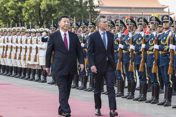 习近平同阿根廷总统马克里举行会谈